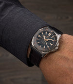 Carregue a imagem no visualizador da Galeria, Relógio Formex REEF GMT Automático GMT COSC 300M BLACK/GILT 42MM 2202.1.5399.111