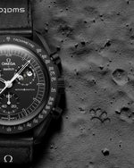 Carregue a imagem no visualizador da Galeria, Omega x Swatch - Mission to the Moonphase NEW MOON + Snoopy