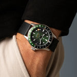 Carregue a imagem no visualizador da Galeria, Relógio Bremont Supermarine 300M GMT, 'Tundra' Green