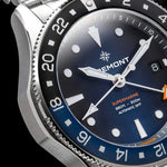 Carregue a imagem no visualizador da Galeria, Relógio Bremont Supermarine 300M GMT, 'Glacier' Blue