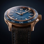 Carregue a imagem no visualizador da Galeria, Relógio Christopher Ward C60-42ADC31B0BB0-VT C60 Pro 300 Bronze 42mm
