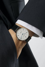Carregue a imagem no visualizador da Galeria, Relógio NOMOS Glashütte Tangente Date 38mm White Silver-Plated on Leather Strap 130