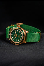 Carregue a imagem no visualizador da Galeria, Relógio Glycine GL0519 Combat Sub 39 Bronze