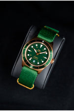 Carregue a imagem no visualizador da Galeria, Relógio Glycine GL0519 Combat Sub 39 Bronze