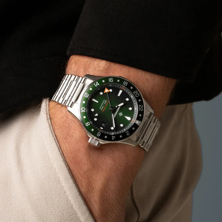 Relógio Bremont Supermarine 300M GMT, 'Tundra' Green