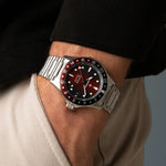 Carregue a imagem no visualizador da Galeria, Relógio Bremont Supermarine 300M GMT, 'Ember' Red