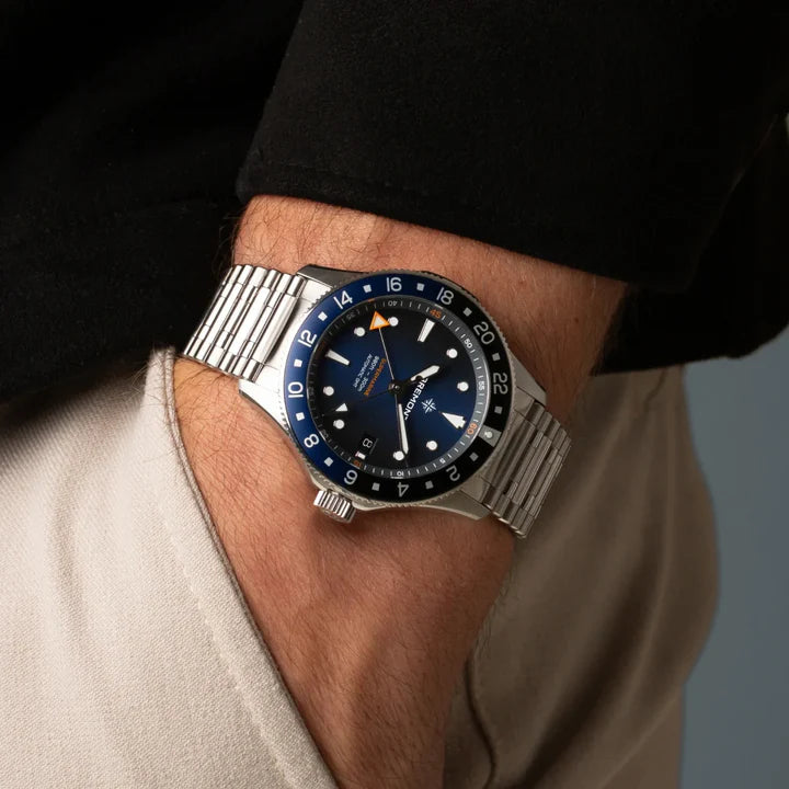 Relógio Bremont Supermarine 300M GMT, 'Glacier' Blue