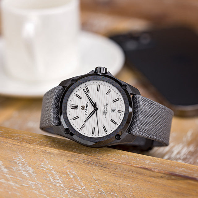 Relógio Formex ESSENCE Leggera FortyThree Automático Chronometer Arctic White 43mm 0330.4.6311.820