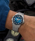 Carregue a imagem no visualizador da Galeria, Relógio Formex REEF 39.5 MM Automático COSC 300M Blue 39.5mm 2201.1.6333.100
