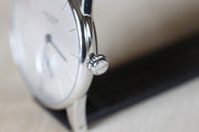 Relógio NOMOS Glashütte Orion 35mm White Silver-Plated on Leather Strap 309