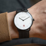 Carregue a imagem no visualizador da Galeria, Relógio STERNGLAS Naos Edition Bauhaus III 38 mm S01-NAB15-EB09 Quartz