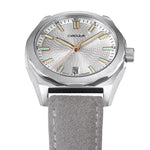 Carregue a imagem no visualizador da Galeria, Relógio Circula Steel sports watch Facet Silver - Suede Strap FS-SV-WG