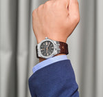 Carregue a imagem no visualizador da Galeria, Relógio Maurice Lacroix AIKON AUTOMÁTICO DATE 42MM AI6008-SS001-331-1