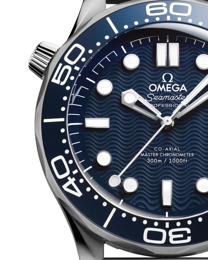 Relógio Omega 210.30.42.20.03.002 James Bond 60th anniversary Seamaster Diver 300M 42 mm