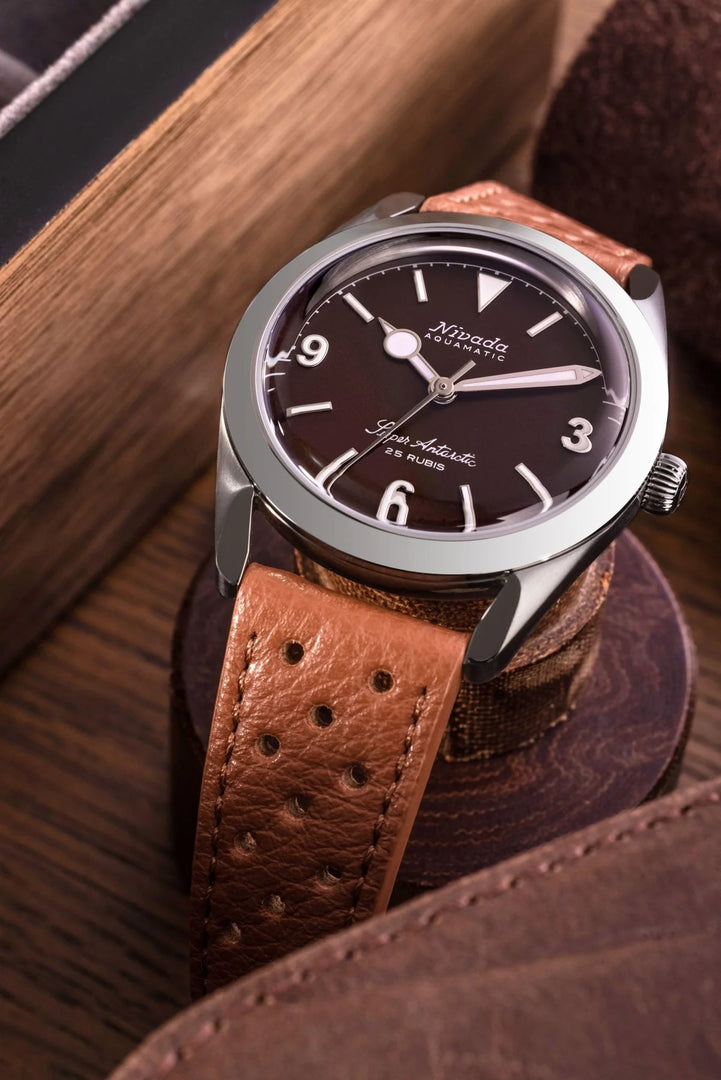 Relógio Nivada Grenchen SUPER ANTARCTIC 3.6.9 BROWN NO VINTAGE EFFECT - WHITE LUMINOUS 38mm 32040A23